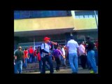 Graban agresión física y verbal de supuestos chavistas a equipos periodísticos en Barquisimeto