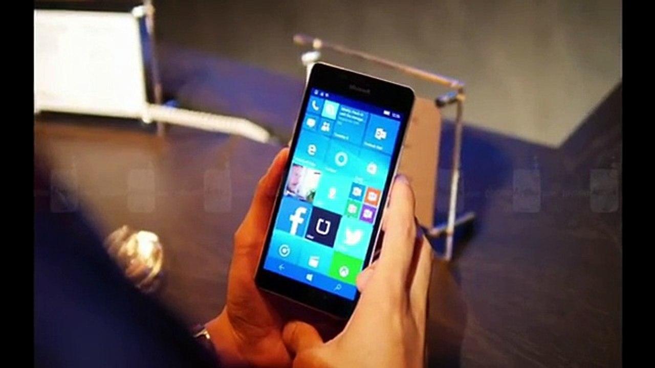 Microsoft Lumia 950 and 950 XL Hand On Review 2015