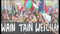 Miles de personas marchan por el pueblo mapuche en Chile