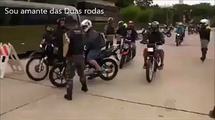 Motociclista Fugindo da policia