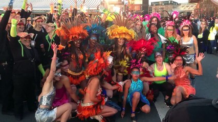 Lille-3000-Parade-(2015-09-26)-Preparation-sur-le pont-dEuralille.1