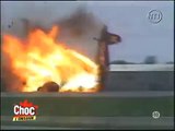 Crash accident avion F4-U Corsair en meeting aérien.-gze8sclyKnU