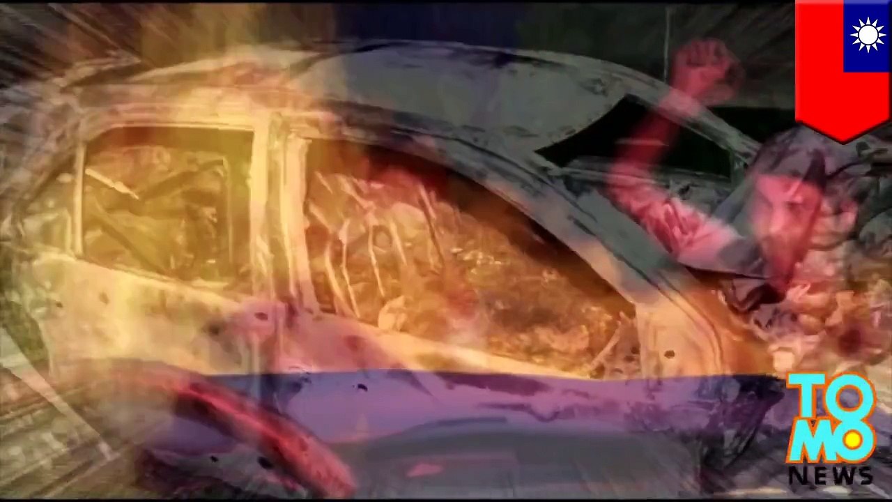 Burned alive: Car crash kills two, both burned to death inside fiery inferno TomoNews