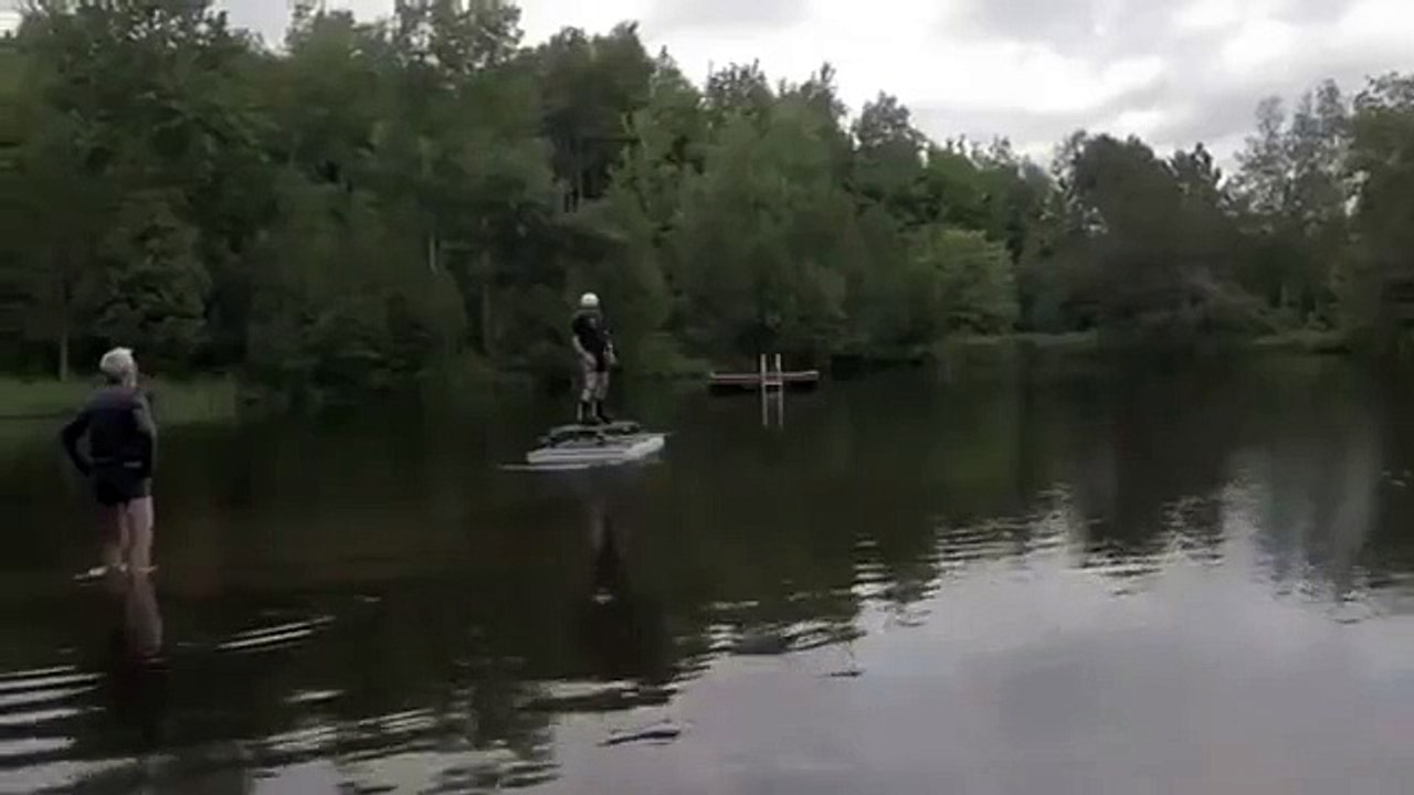 Man Flies On The Drones - VideosMunch