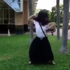 Girl Dances Very Funny - VideosMunch