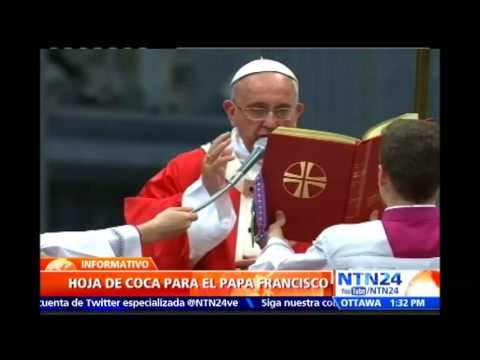 Papa pide mascar hojas de coca para mitigar los efectos de la altura durante su viaje a Bolivia