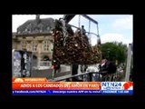 París retira miles de candados del amor que colgaban enamorados en el Puente de las Artes