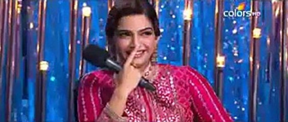 Reaction of Sonam Kapoor when Fawad Khan was Singing a Song