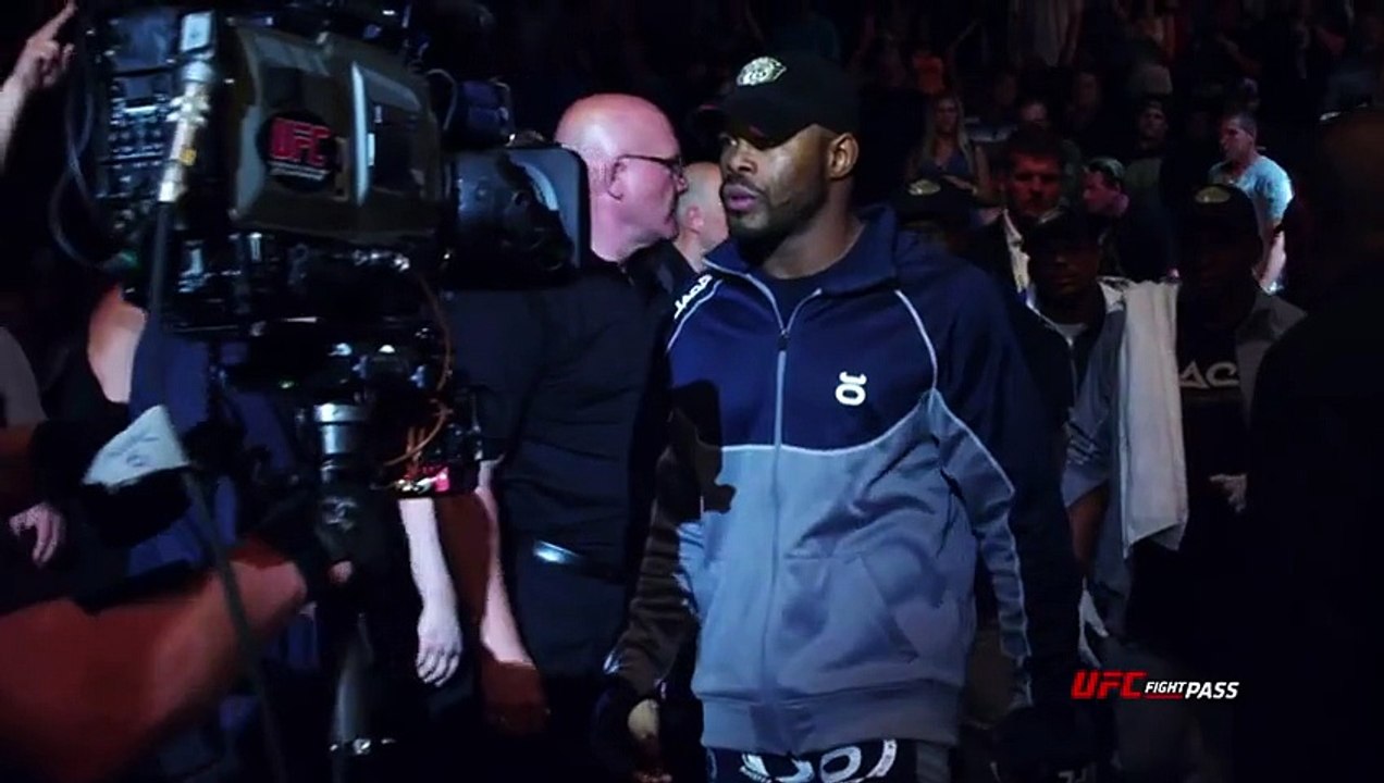 UFC 192  Daniel Cormier Predicts Evans vs. Bader