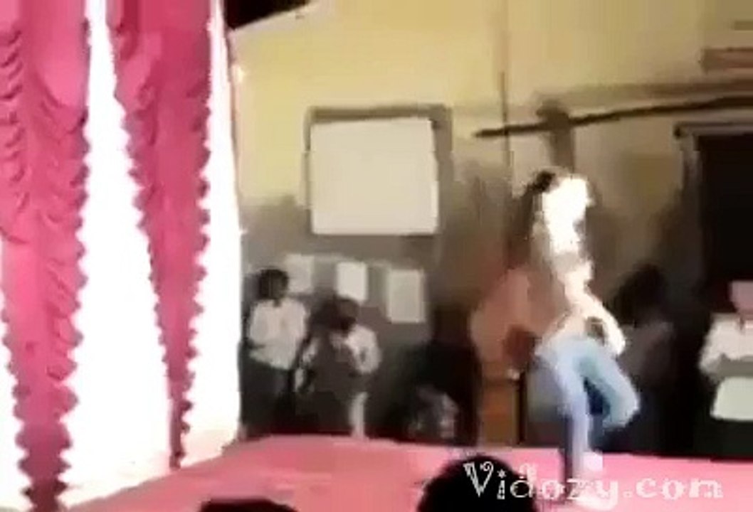 Girls dance falls ( not Dance Fails LOL )