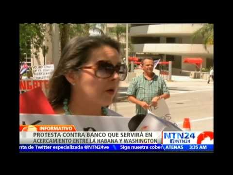Cubanos en EE.UU. protestan por apertura de cuenta bancaria que ampliará acercamiento