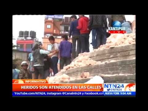 Cientos de muertos y decenas de edificios colapsados en Nepal por fuerte terremoto de magnitud 7.9
