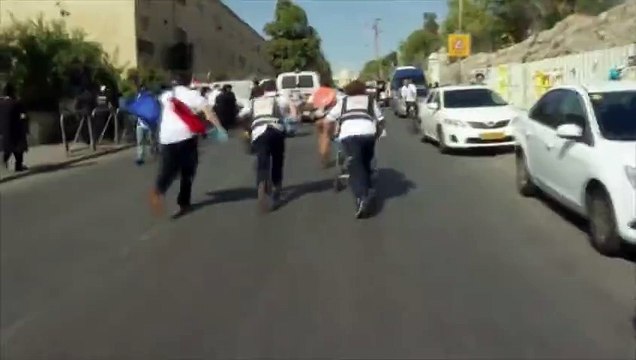 Israël: Couteau, arme à feu et voiture-bélier, l'escalade des violences continue