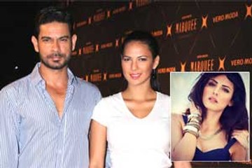 Keith has been warned by his girlfriend Rochelle!