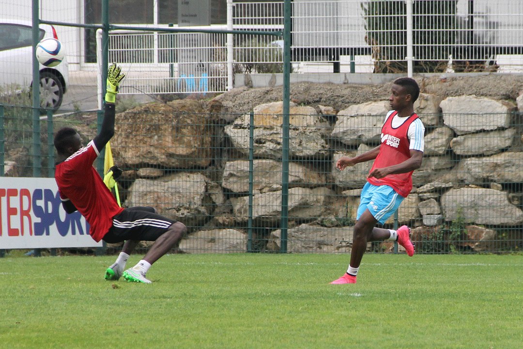 Le lob de Bouna Sarr