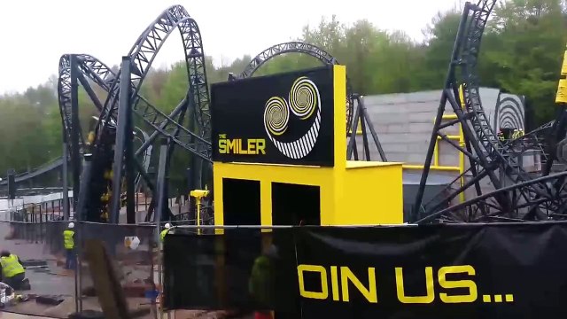 Американские горки c 14 петлями, жуть!