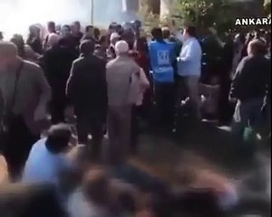 Ankara'da patlama sonrası polisin gaz sıkmasıyla ilgili görüntüler