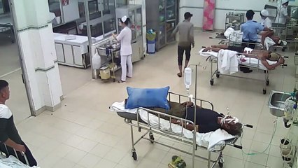 Camera ghi cảnh vào bệnh viện đâm đối thủ đang cấp cứu