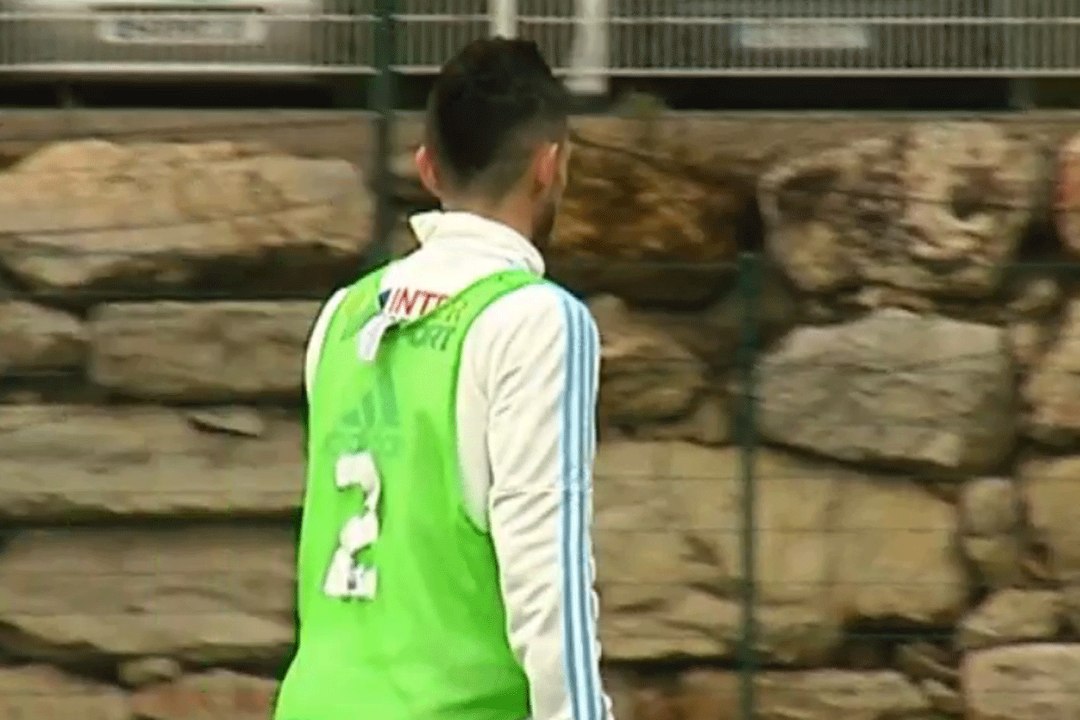 Cabella contrôle et frappe