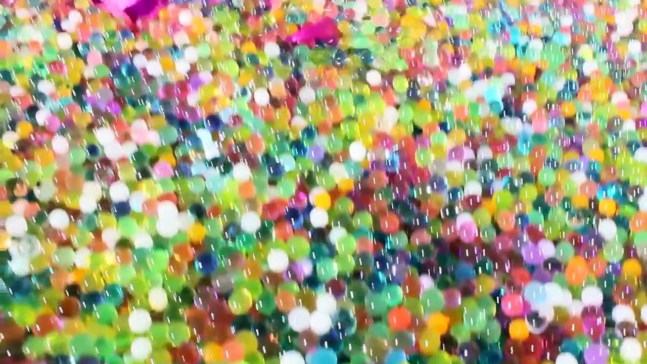 CRAZY ORBEEZ BATH!! Spiderman vs Batman & Wonder Woman Real Life Superhero Kids Fight! Poo