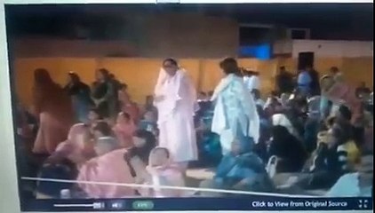 mqm workers insulting farooq sattar & rabitta comitte members on face leaked video