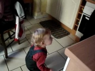 IL a la rythme dans la peau ce petit!!!