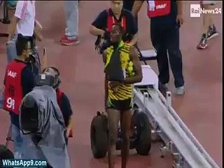 Look At This Cameraman - Very Funny Fall With Usain Bolt(whatsapp9.com)