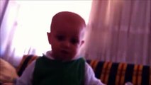 2012nin En Gözde Komik Videosu Ağlayan Bebek