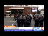 Decenas de policías le dan la espalda al alcalde de Nueva York durante funeral de policía asesinado