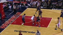 Otto Porter Goes Through a Defenders Legs