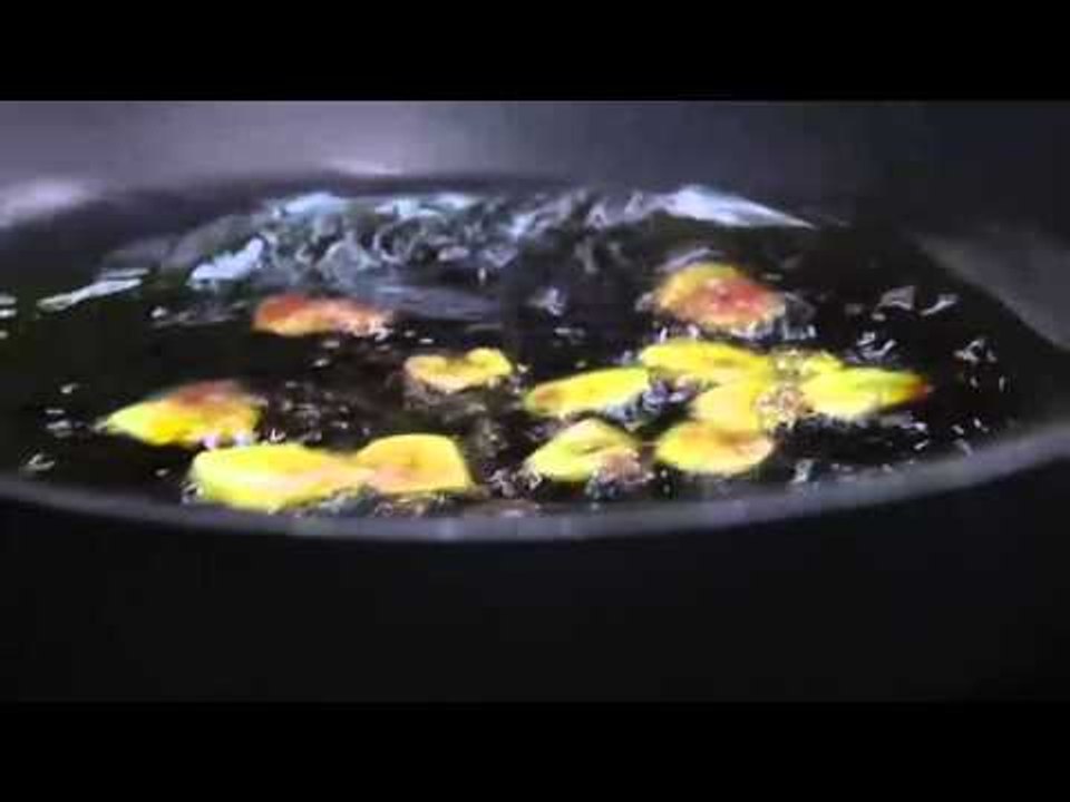 Amanida de bacallà confitat amb fulles de temporada, poma i ibèric