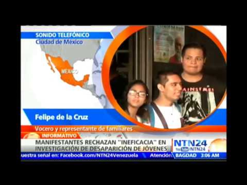 Maestros mexicanos derriban puerta de la residencia del gobernador de Guerrero