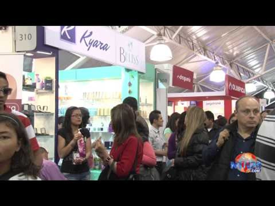 Diseños con colores, texturas y mucha duración marcan las tendencias en decoración de uñas este 2014