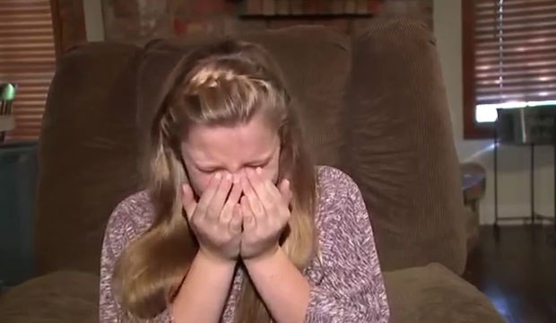 Cette fille éternue 12 000 fois par jour