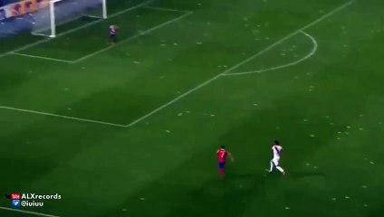 Increible gol Eduardo Vargas Peru vs Chile 2-4 14-10-2015