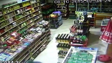 Maskeli market hırsızları kameraya yakalandı