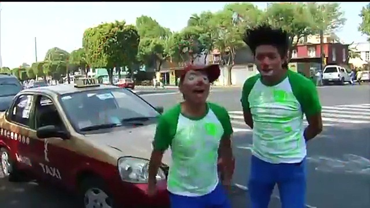 Los Destrampados hacen bromas en el taxi