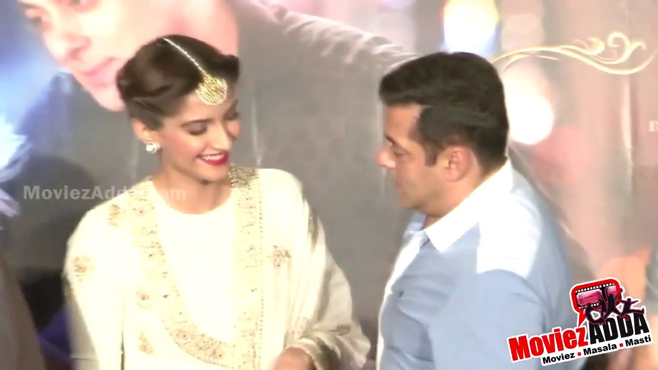 Bigg Boss Fame Pooja Mishra ABUSES & SLAPS Delhi Store Staff | 13th Oct 2015