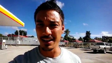 Si ferma da un benzinaio per andare al bagno: quello che trova dentro è stupefacente!