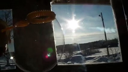 Gonfia una bolla di sapone in una giornata gelida: quello che avviene è una magia!