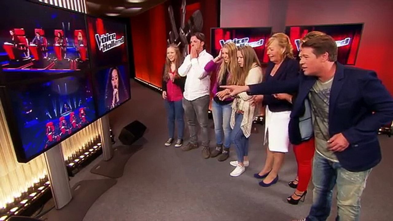 All'inizio i giudici sono perplessi, ma quando la sua voce esplode non hanno dubbi