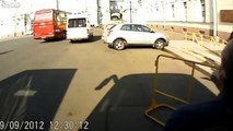 Tehnique de voleurs russes pour dérober l'objectif d'un appareil photo d'un photographe en pleine rue