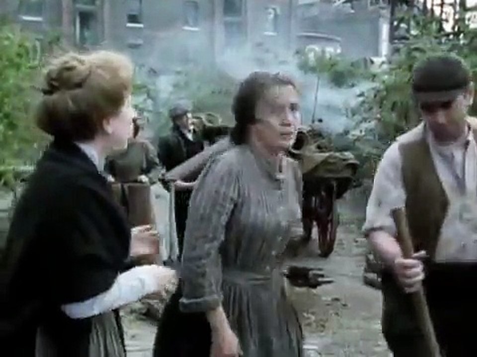 Berkeley Square (1998) Ep.8 Who Killed Cock Robin [Sub.español (cc)]