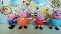 Pig George abrindo brinquedos no Aniversario da Peppa!!! Em Portugues