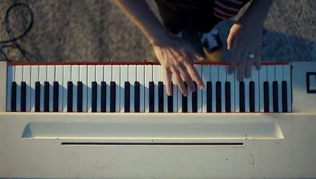 General Elektriks - Whisper to Me [Clip officiel]