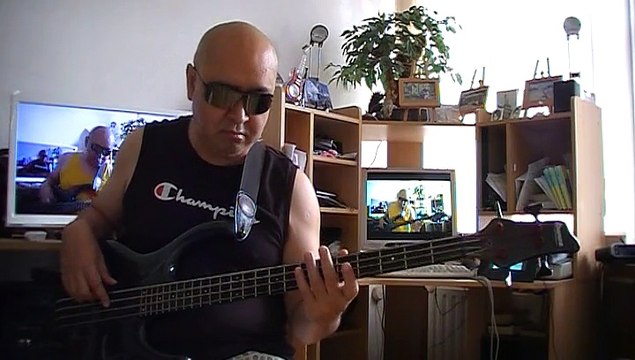 Awesome God Gospel HipHop Kirk Franklin Bass cover Bob Roha