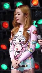 Korean - Điểm danh sao Kpop Hàn Quốc biểu diễn lộ MU, lộ khe rõ nhất you tube