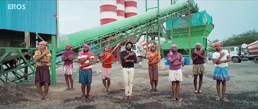 Tamilukku En Ondrai Aluthavum Official Trailer Attakathi Dinesh, Nakul, Bindu Madhavi