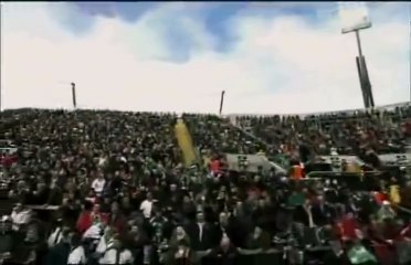 Paul O'Connell motive ses troupes en 2007 face à la France