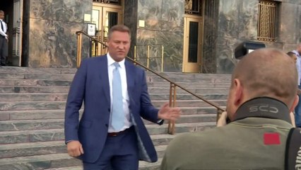 Jay Z leaves court: Rapper in copyright case